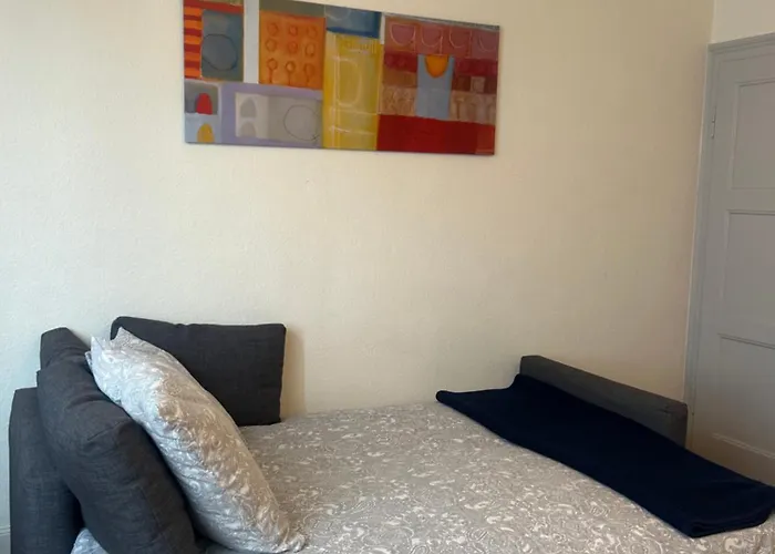 Havre De Paix Superbe 70m2 Au Calme, Proche Du Parlement Europeen